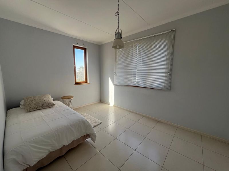 FOR SALE - EXCEPTIONAL 4 BEDROOM PENTHOUSE IN CENTRAL SWAKOPMUND, NAMIBIA - Photo 7