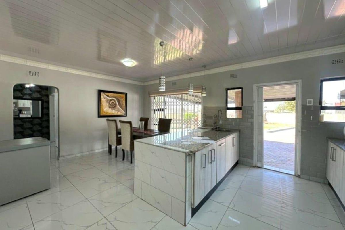 3 Bedroom House for Sale in Kibler Park with Flatlet - Photo 5