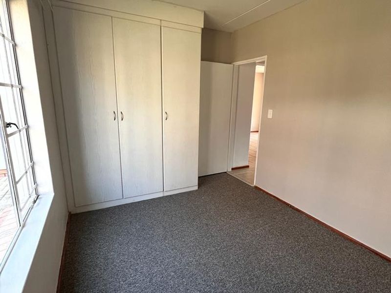 Sunny ground floor unit for sale in Elwood Complex, Rynfield - Photo 5