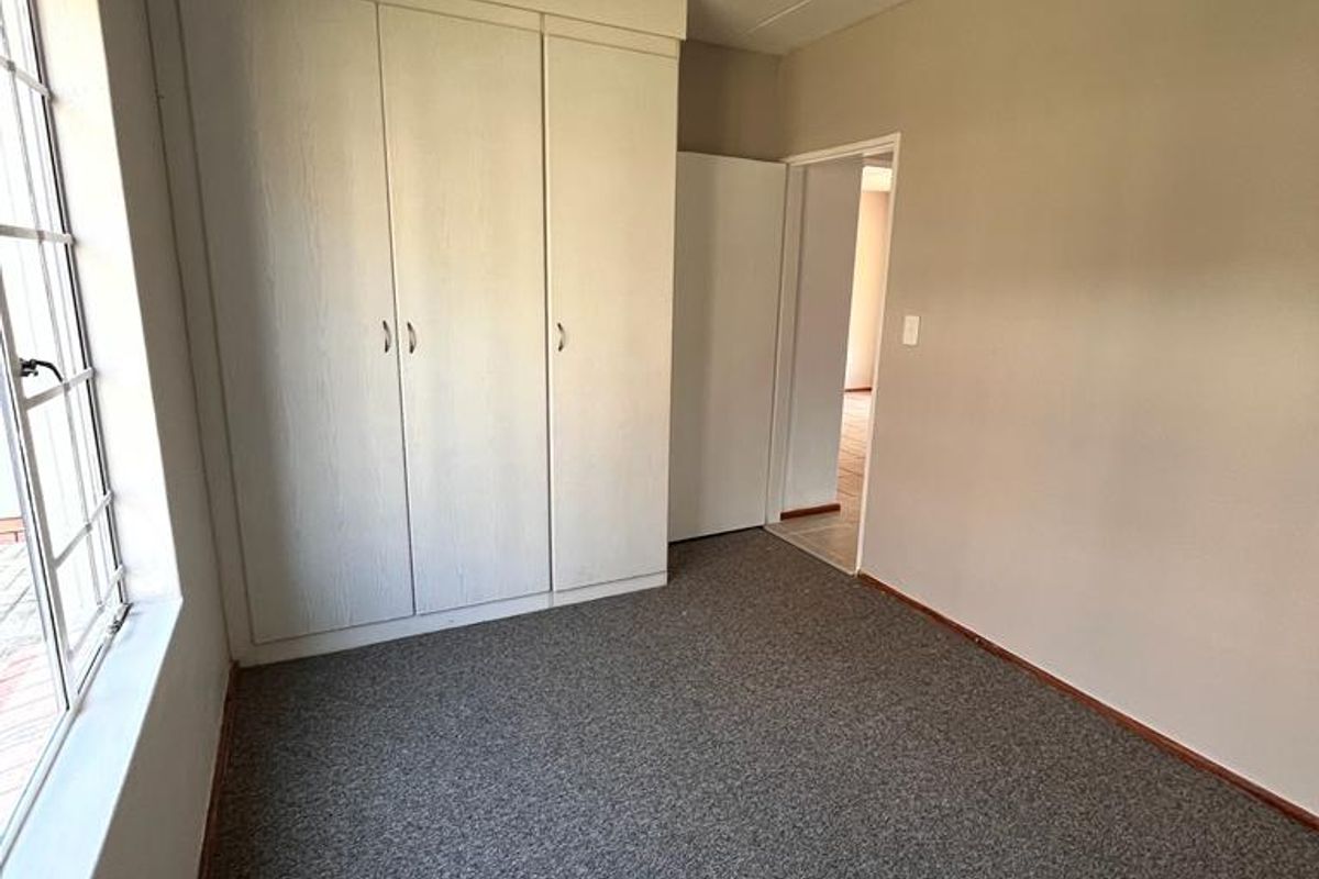 Sunny ground floor unit for sale in Elwood Complex, Rynfield - Photo 5