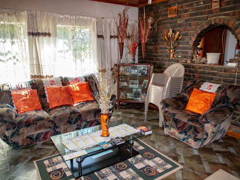 TWO PROPERTIES FOR THE PRICE OF ONE! 4 Bedroom with Flat - Business Rights - Photo 6