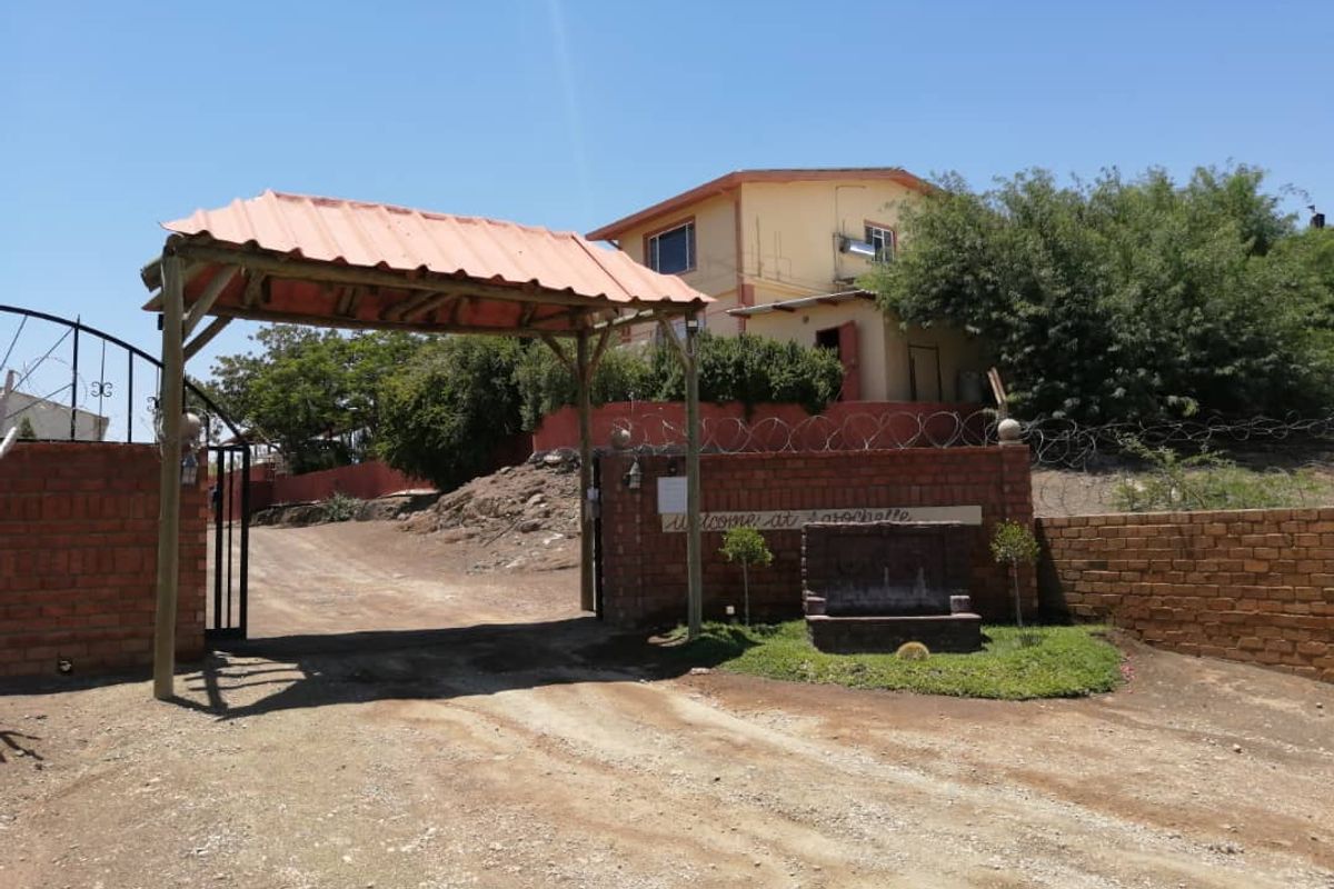 Beautiful and popular guest house for sale in Keetmanshoop – Namibia - Photo 3