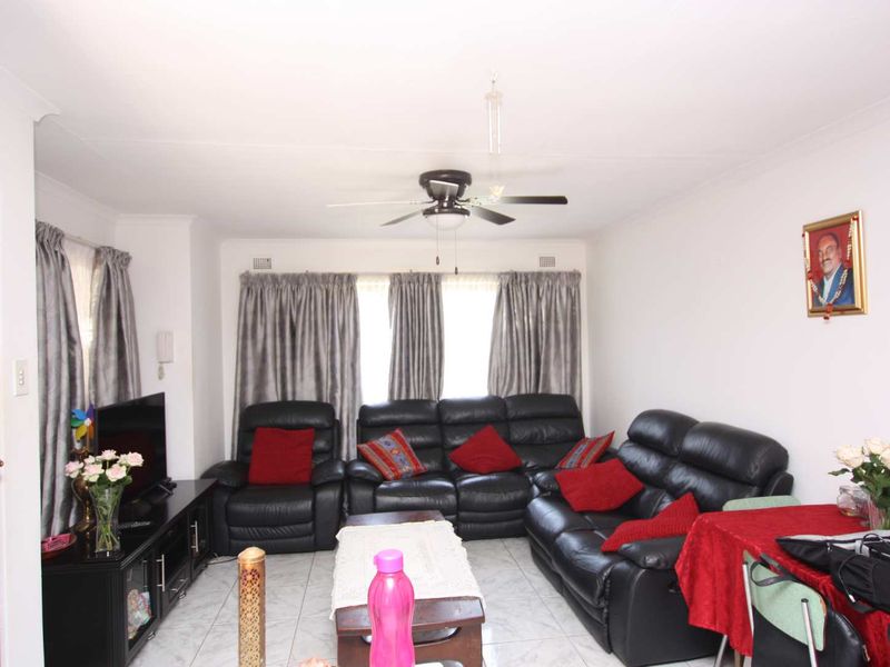 3 Bedroom House Wyebank Kloof. - Photo 4