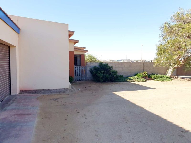 Ideal building to run your own business from! - Photo 4