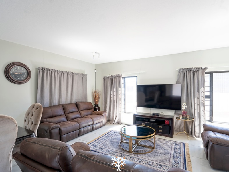 Family Home For Rent | Kleine Kuppe | N$23 000 - Photo 3