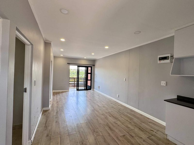 Contemporary Lock-Up-and-Go Living in Cotswold Fenns | 2 Bedroom, 2 Bathroom - Photo 5