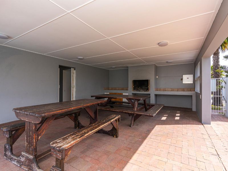 Safe & Secure Ground Floor Apartment - Photo 10