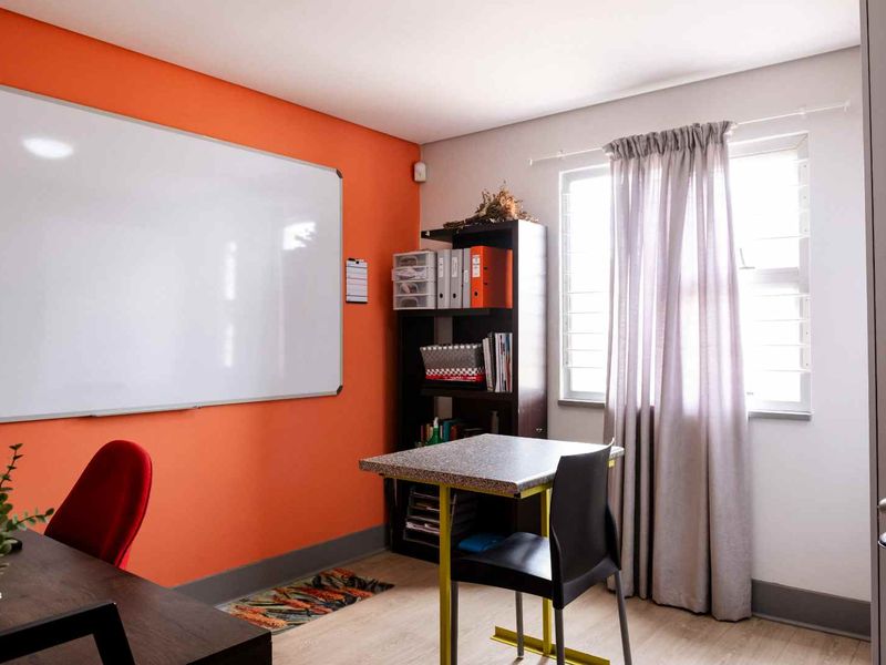 Rare Single-Level Family Units – Modern Comfort & Space! - Photo 6