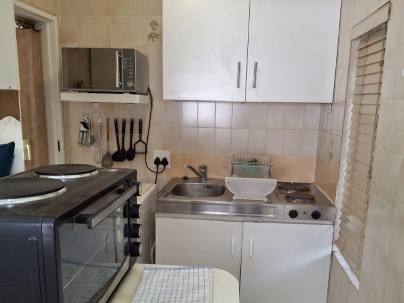 A GORGEOUS ONE BEDROOM FURNISHED COTTAGE - Photo 8