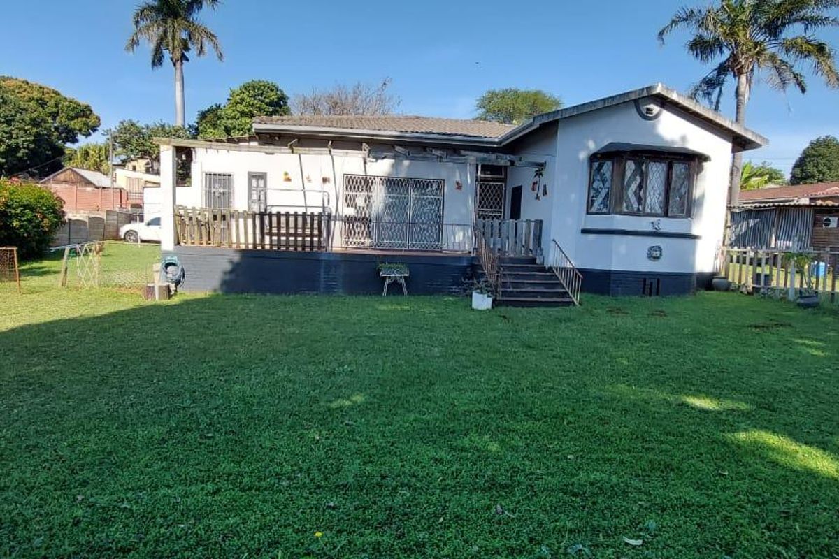 3 Bedroom Home with Extensive Level Garden - Photo 2