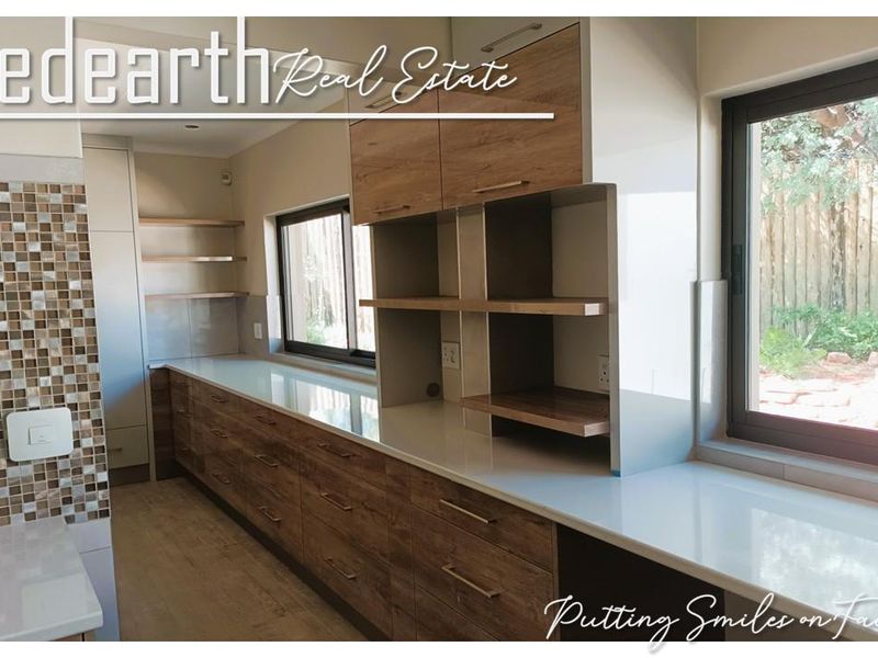 “A Newly Renovated Luxury Retreat in Prime Ludwigsdorf” - Photo 7