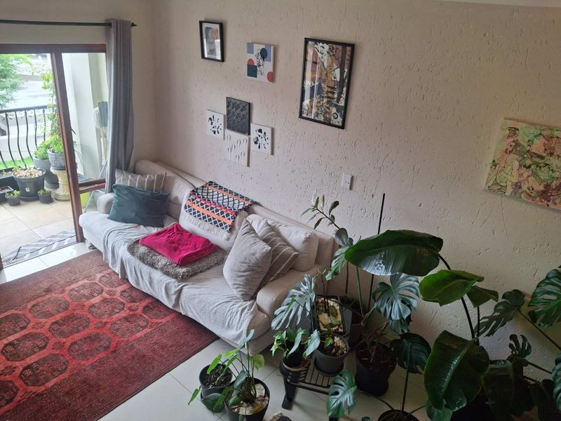 A GORGEOUS UNFURNISHED TWO BEDROOM DUPLEX - Photo 8