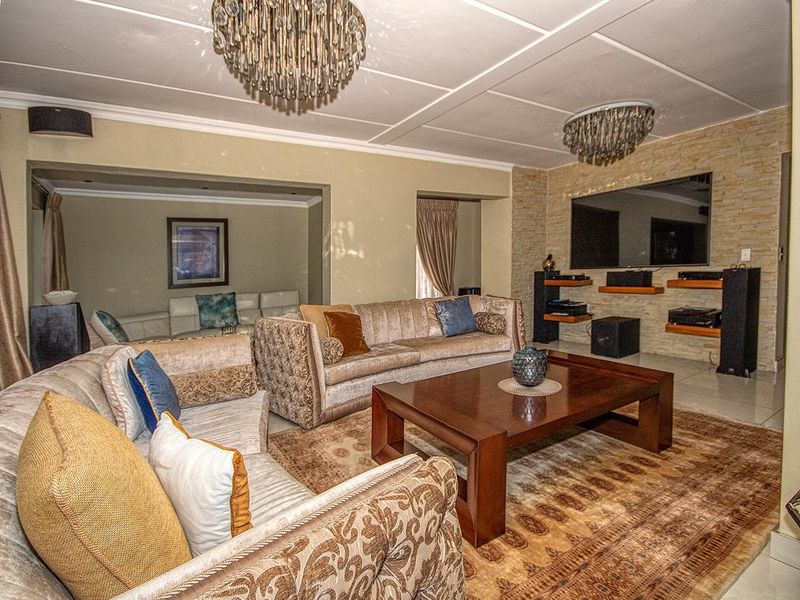 Corner double storey Meyersig Lifestyle Estate property on a big stand! - Photo 9