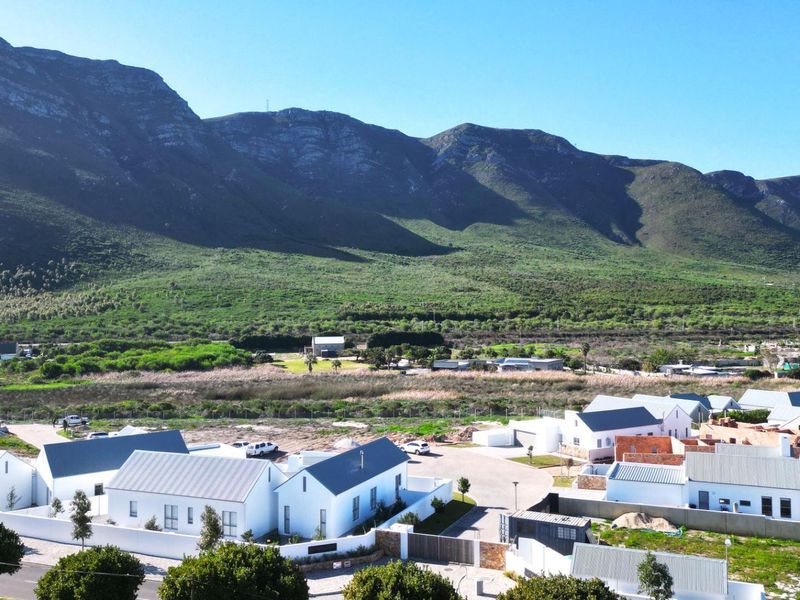 Architectural Excellence in Vermont's Crown Jewel - Photo 5