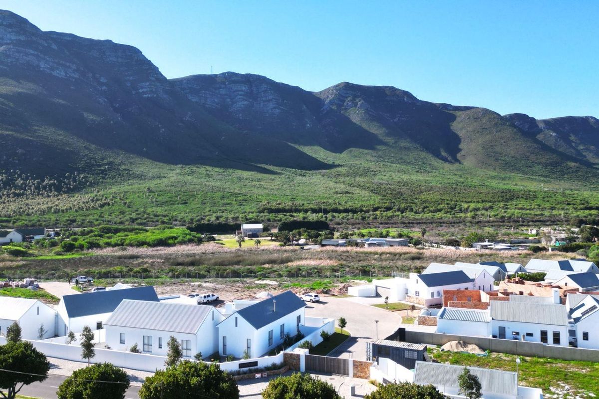 Architectural Excellence in Vermont's Crown Jewel - Photo 5