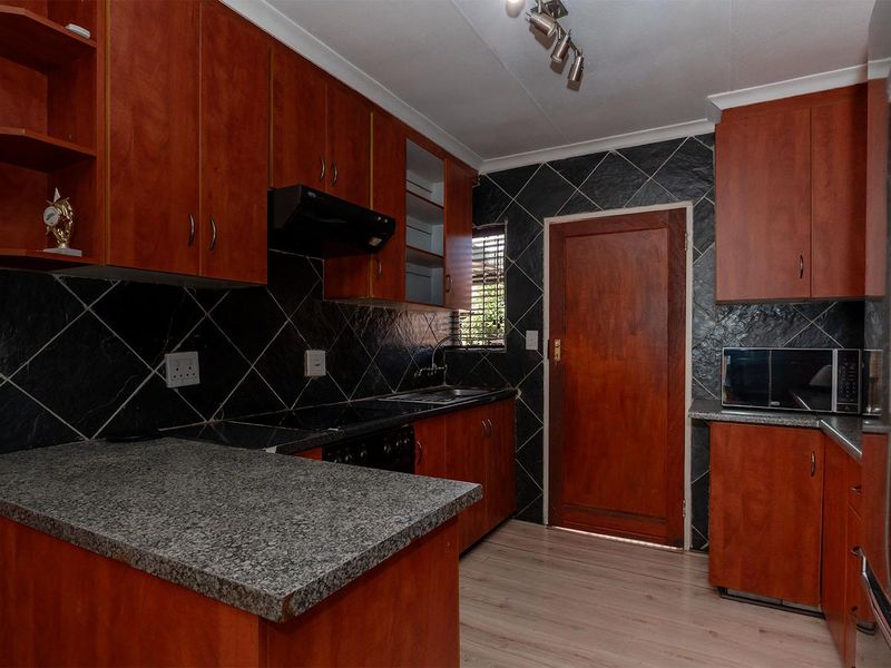 Perfect Lock-Up-and-Go 3-Bedroom Unit in Terenure - Photo 9