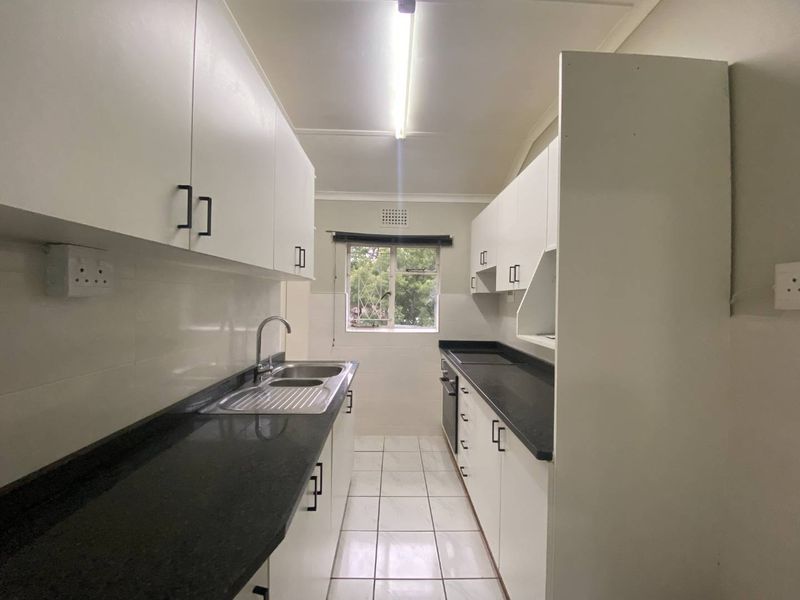 MODERN TWO BEDROOM SECOND FLOOR APARTMENT TO RENT - Photo 3
