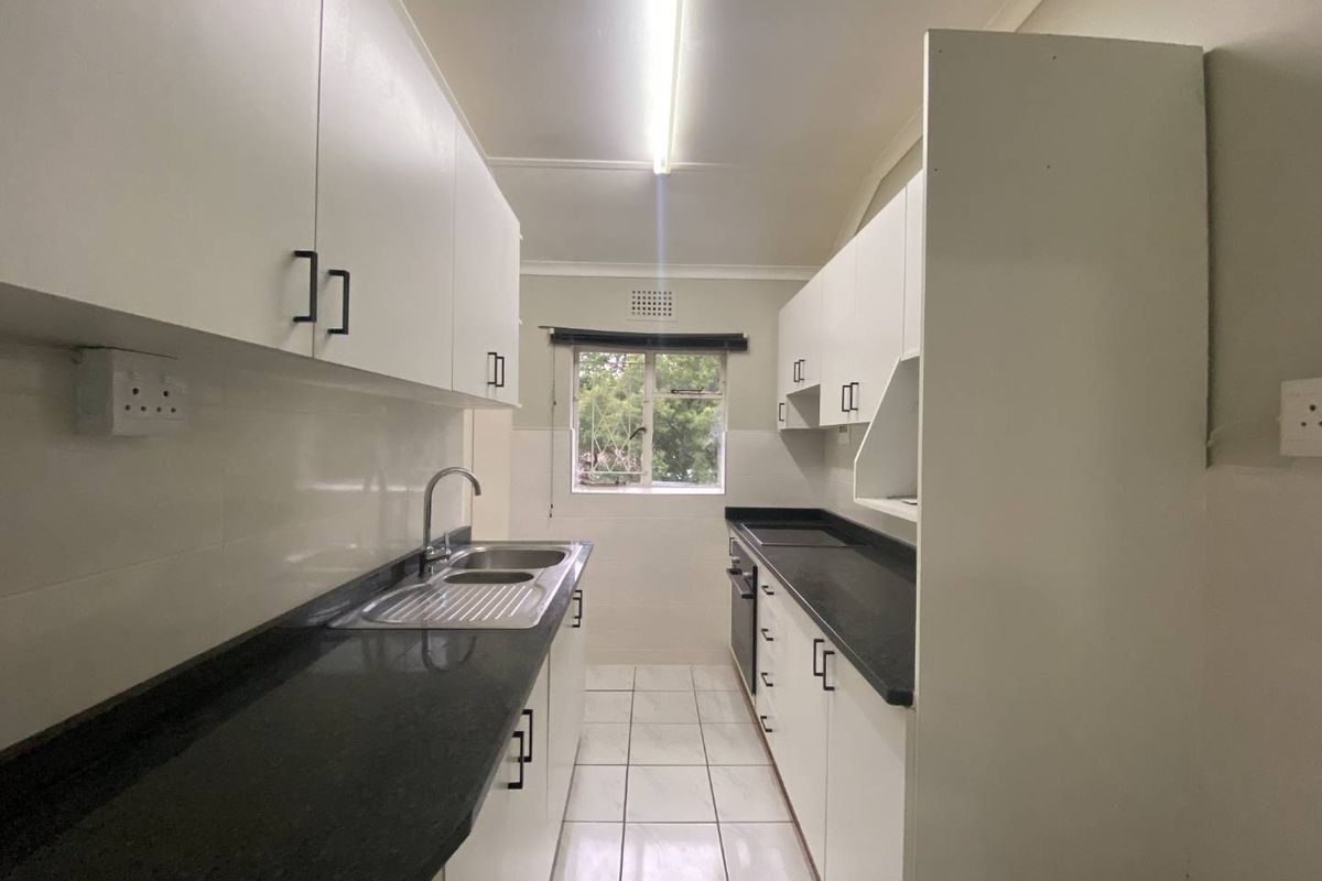 MODERN TWO BEDROOM SECOND FLOOR APARTMENT TO RENT - Photo 3
