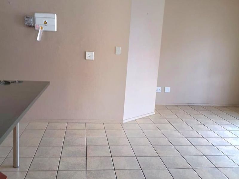 2 Bedroom Townhouse for Sale in Bardene - Photo 4