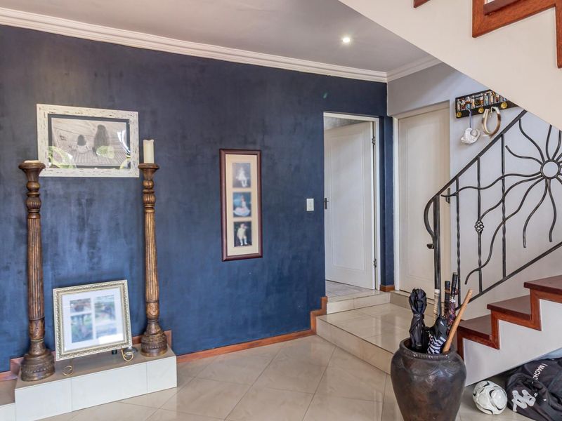 Stunning 5-Bedroom Home with Spectacular Views and Exceptional Amenities - Photo 7