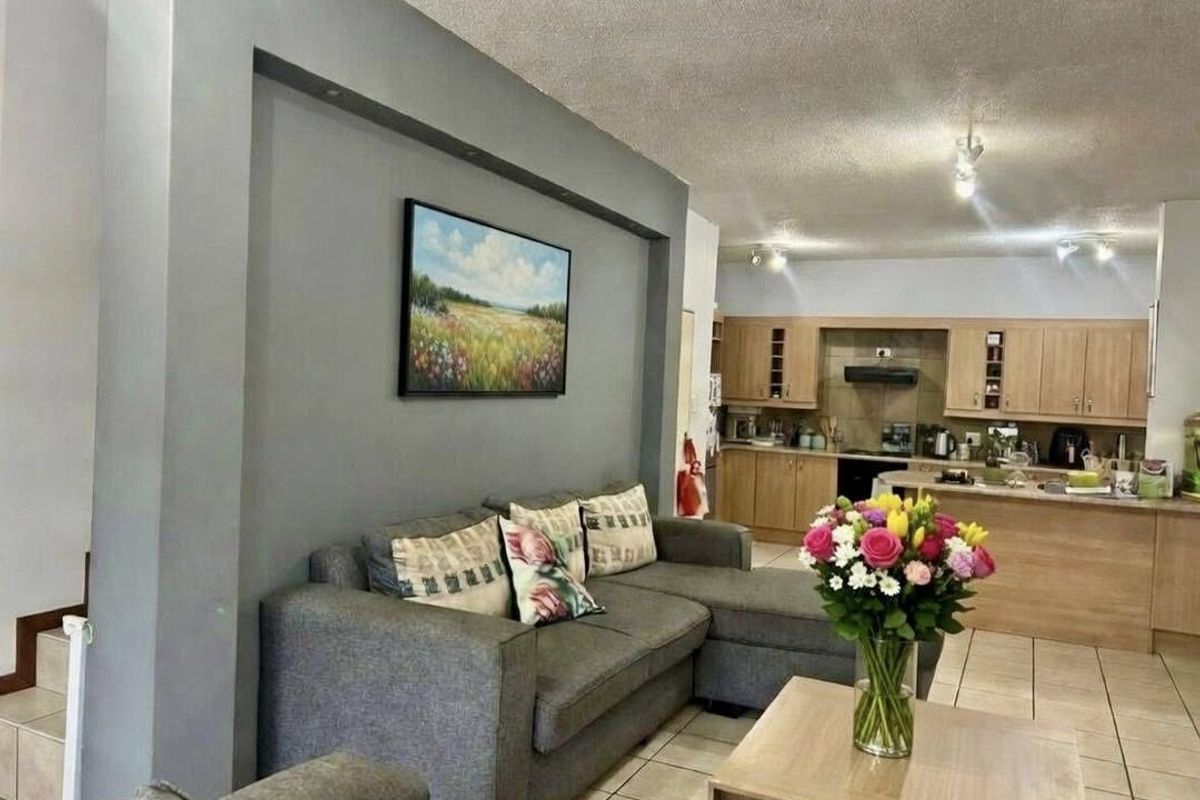 FOR SALE- 2 BEDROOM TOWNHOUSE IN AVIS/ KLEIN WINDHOEK, WINDHOEK, NAMIBIA - Photo 2