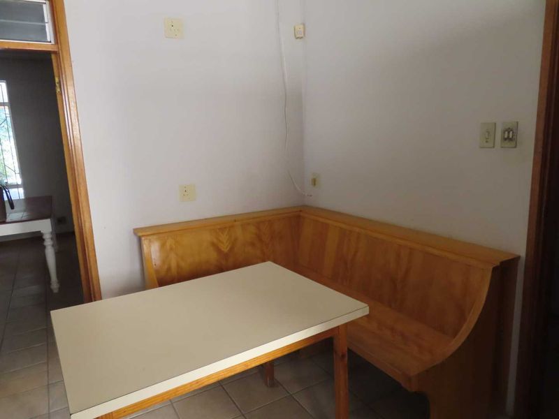 In the heart of Klein Windhoek but needing attention - Photo 10