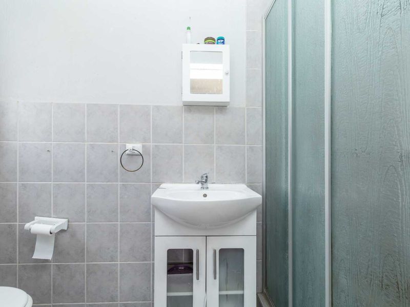 Pet friendly townhouse located close to Northgate - Photo 9