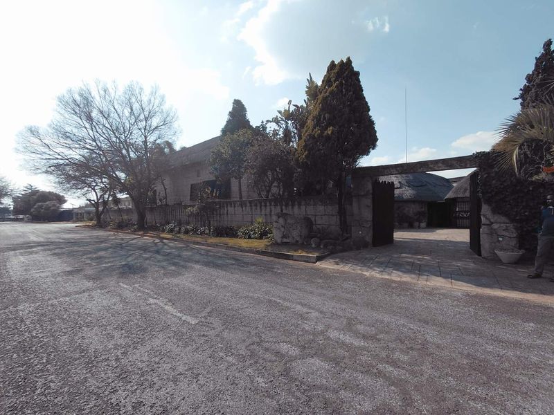 Fully-Equipped Guest House For Sale - Photo 2