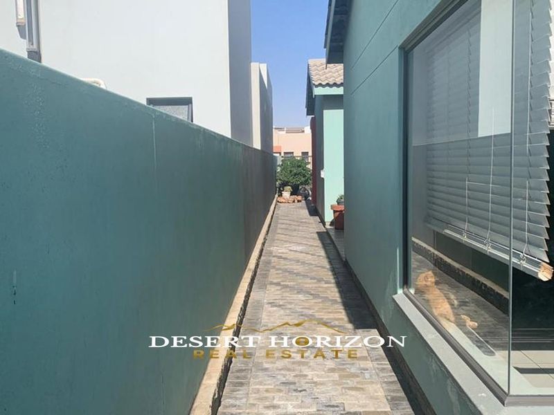 Walvisbay, Fairways | Cozy 4 Bedroom house for sale - Photo 3
