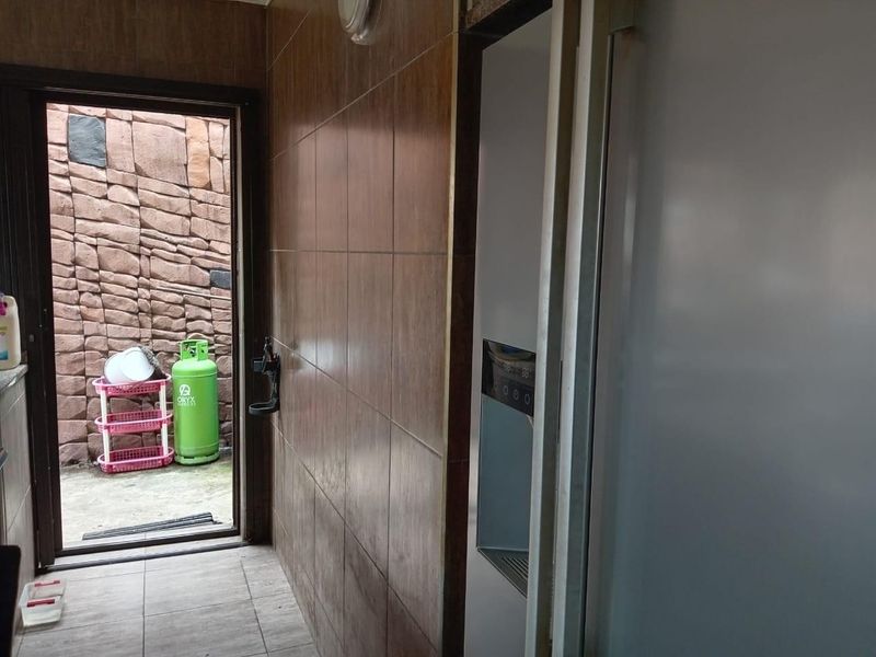 Tick off the following: workshop space, Main house, Investment opportunity and a whole lot more! - Photo 4