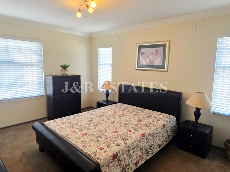 Upmarket 3-Bedroom House In Prime Area - Photo 10