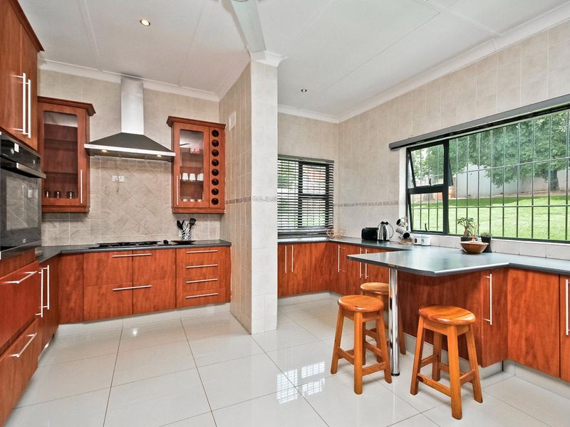 Timeless Charm Meets Modern Luxury! - Photo 3