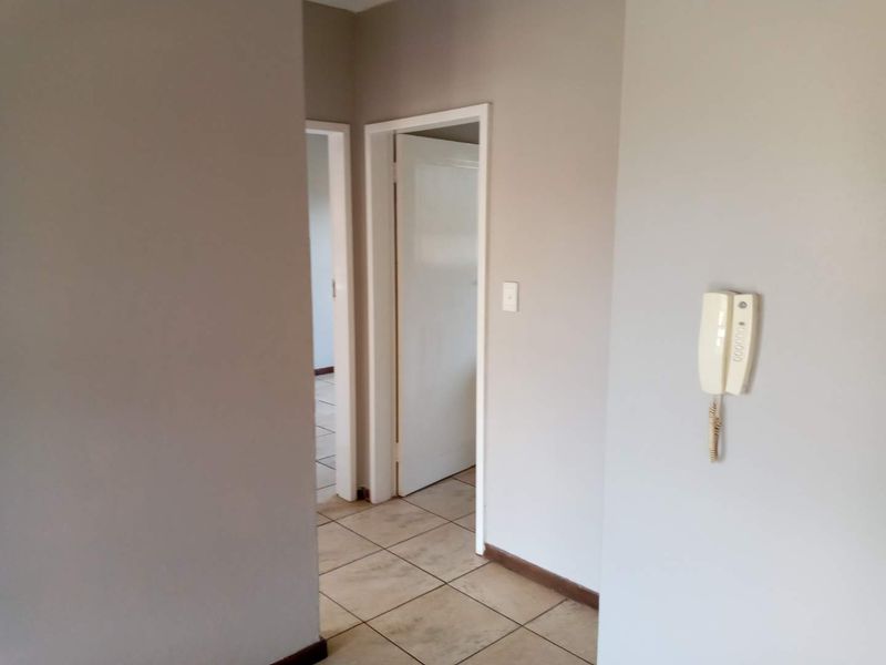 Two Bedroom Townhouse Riversdale Meyerton. - Photo 10