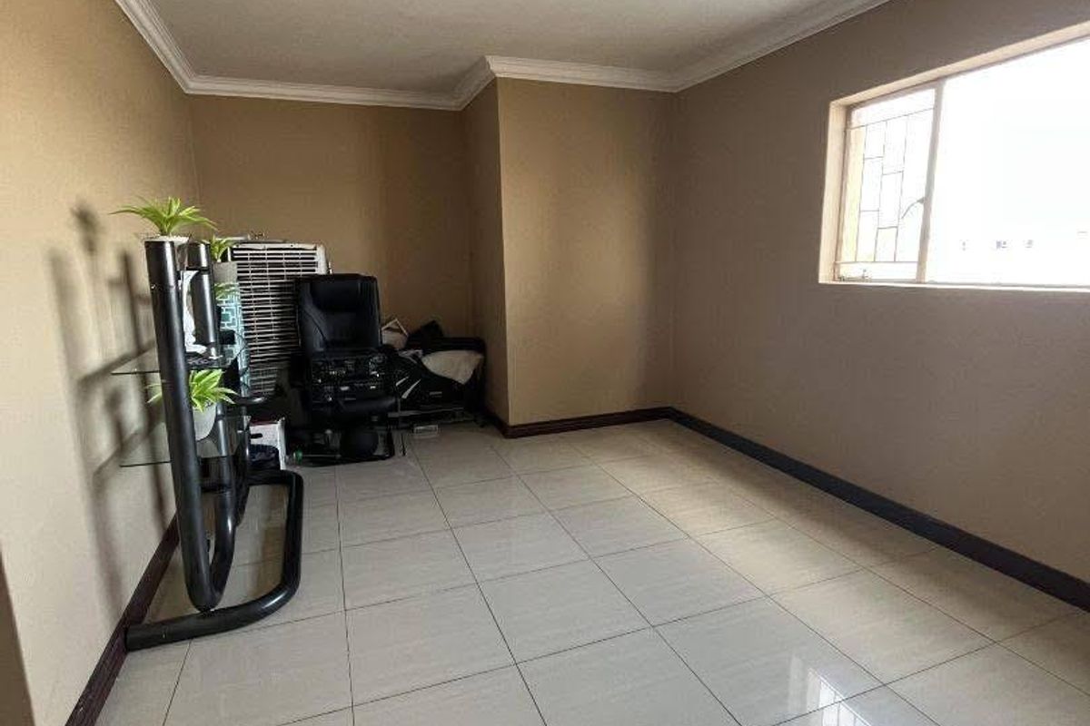 Double Storey House For Sale - Photo 2