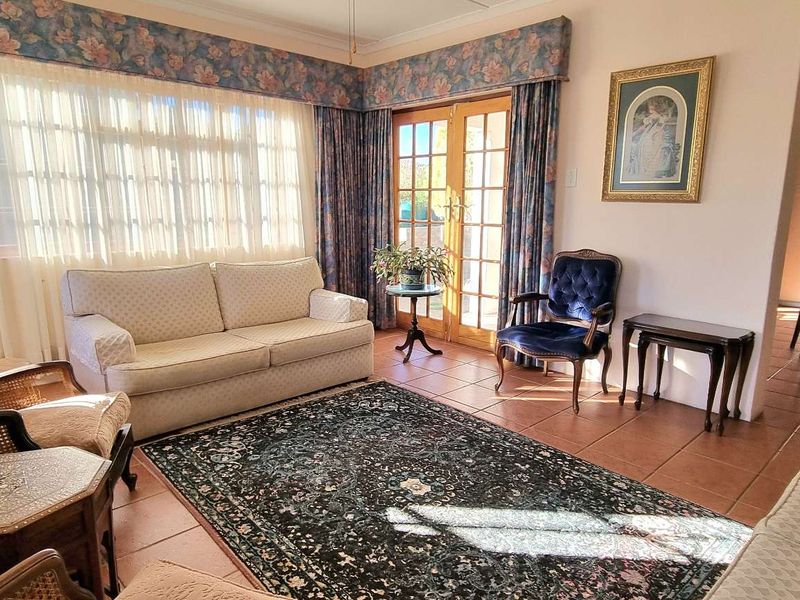 CHARMING FAMILY HOME - A PLACE TO HANG YOUR HEART - Photo 9