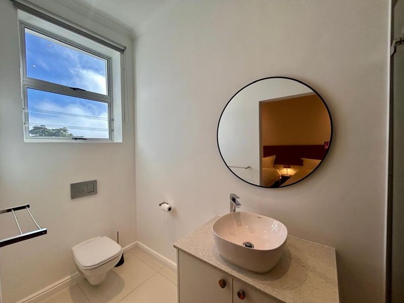 Elegant Victorian Luxury 2 bedroom/2,5 bathroom furnished cottage, Sea Point - Photo 10