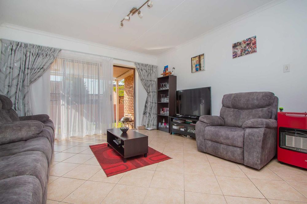 Entrance into lounge