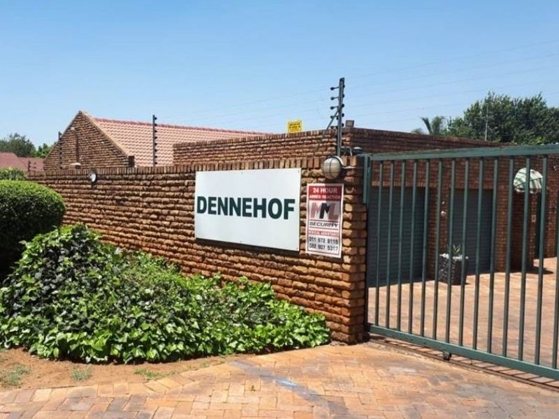 2 Bedroom townhouse in Edleen - Photo 2