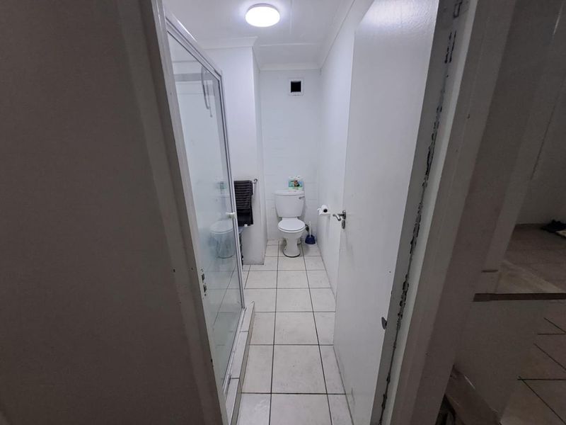 Secure & Convenient One-Bedroom Apartment in Grand Central Apartments - Photo 8