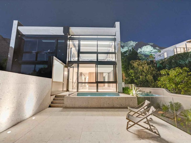 4B Rugby Road, Oranjezicht  Executive Living Redefined Architectural Luxury. Intelligent Living. Exceptional Sustainability. - Photo 2