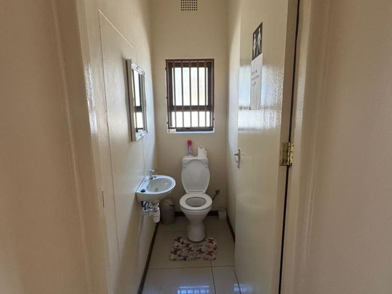 Office to let - Photo 9