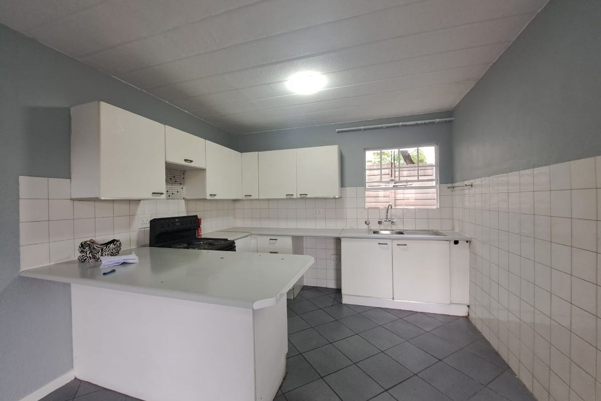 2bedrooms 1 bathroom ground floor unit - Photo 2