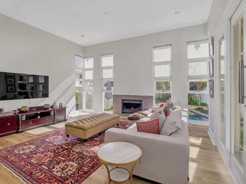 STYLISH 5 BEDROOM RESIDENCE IN DAINFERN VALLEY SECURE ESTATE - Photo 6