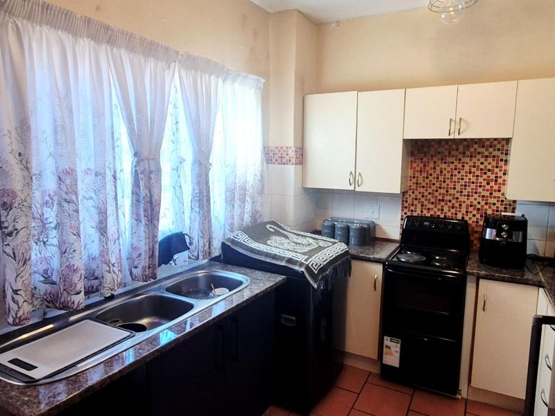 Ground Floor 3-Bedroom Townhouse in a Quiet Cul-de-Sac - Photo 6
