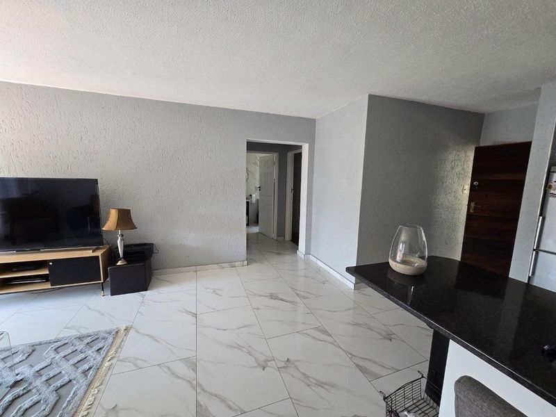 Townhouse For Sale in New Market Park, New Market, Alberton - Photo 10