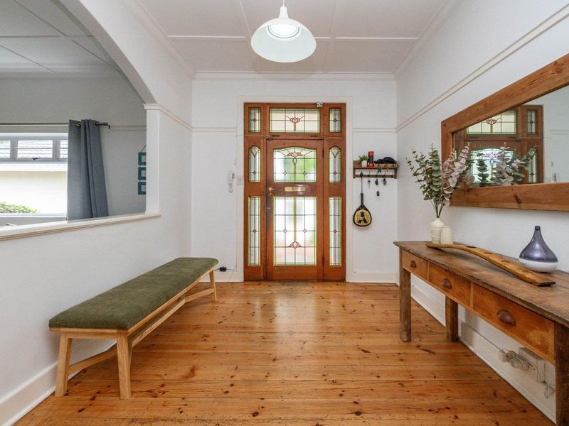 Beautiful Family Home in a Quiet Cul-de-Sac - Photo 3