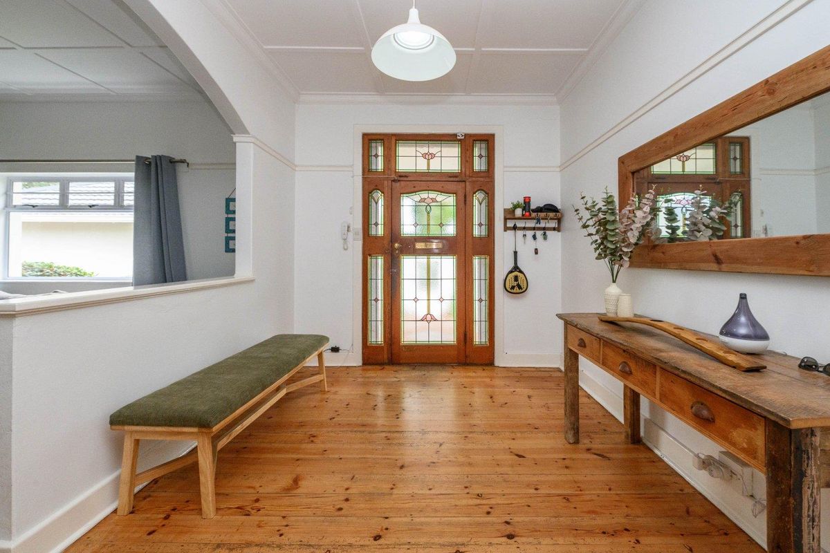 Beautiful Family Home in a Quiet Cul-de-Sac - Photo 3