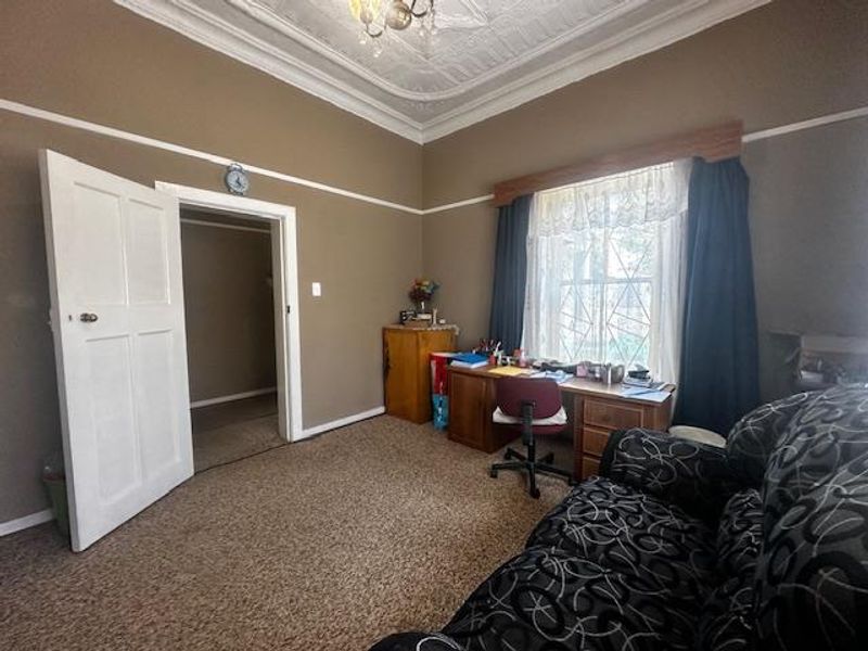 Charming Country Home on a Spacious Erf – Trompsburg - Photo 10