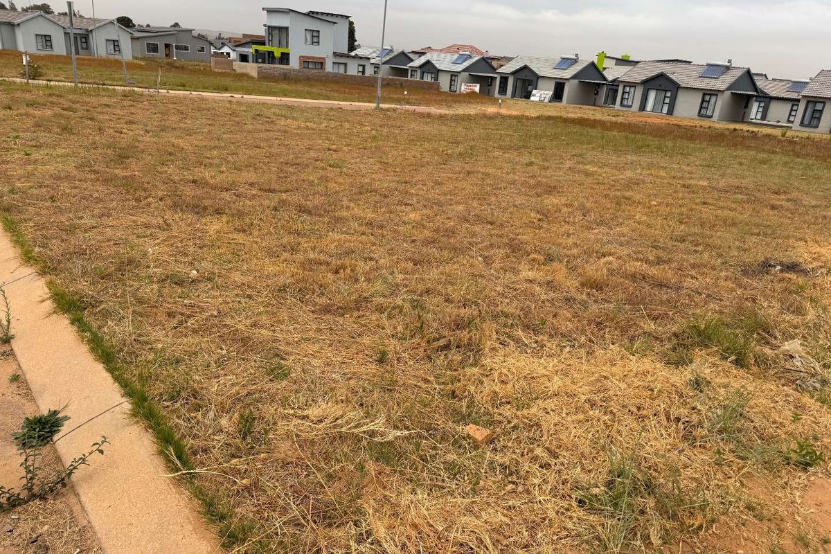 A blank canvas awaits you! - Photo 3