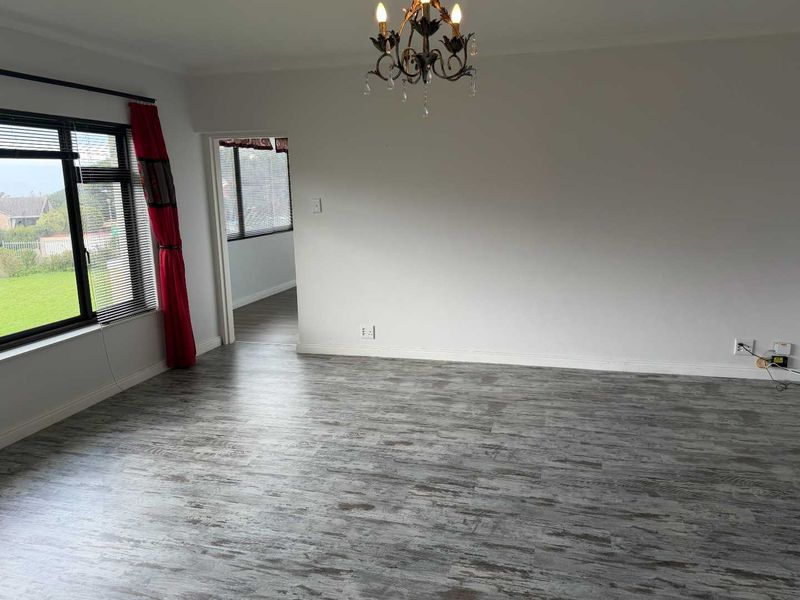 Charming secure 3 bedroom apartment in Fish Hoek - Photo 8